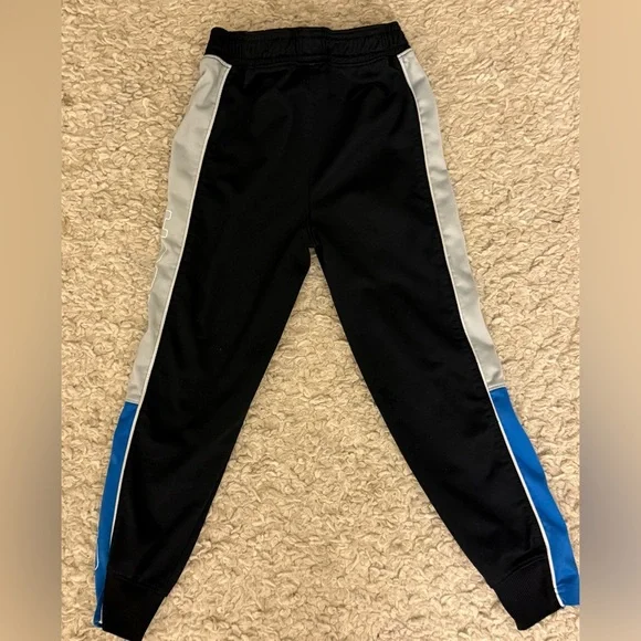 Boys Under Armour Track Pants Size 5 Black EUC - Picture 4 of 4